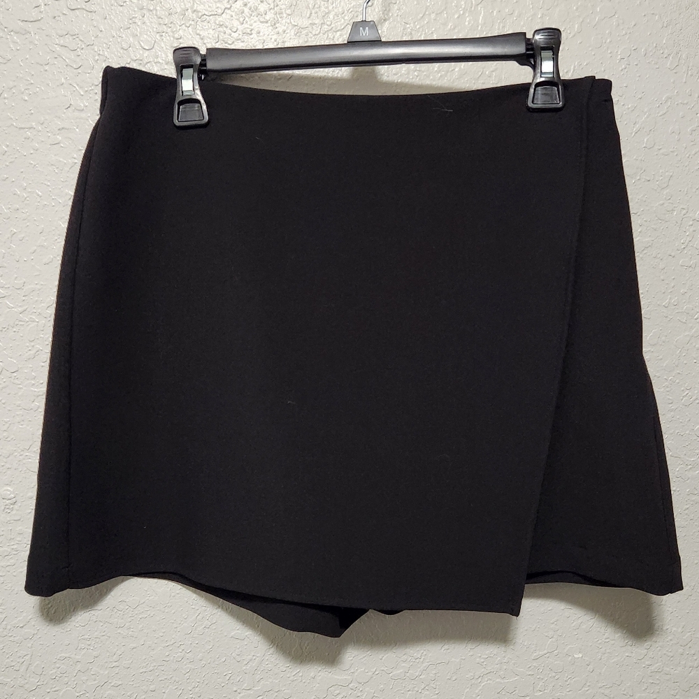 Nine West Black Wrap Skort